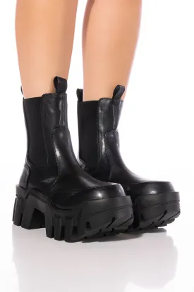 AZALEA WANG KELIANNA CHUNKY BOOT IN BLACK