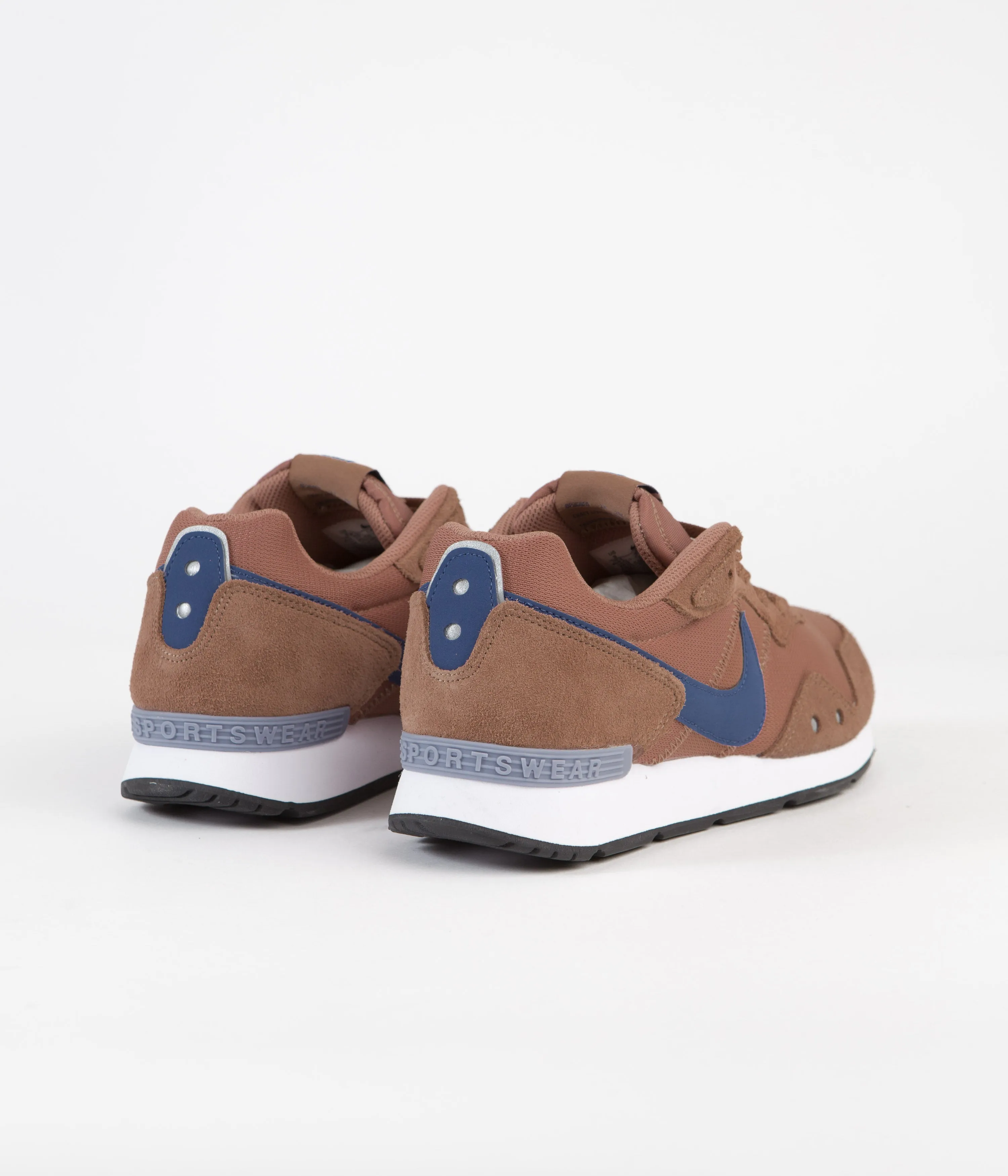 Nike Venture Runner Shoes - Mineral Clay / Mystic Navy - Archaeo Brown