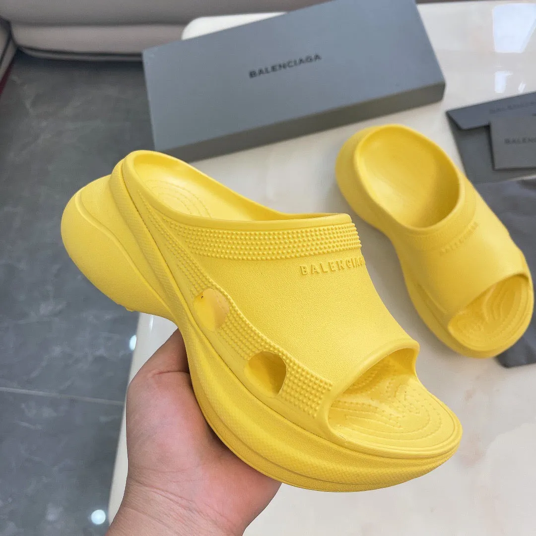 SE1040 BALENCIAGA Women's Pool Crocs™ Slide Sandal / Size5-11